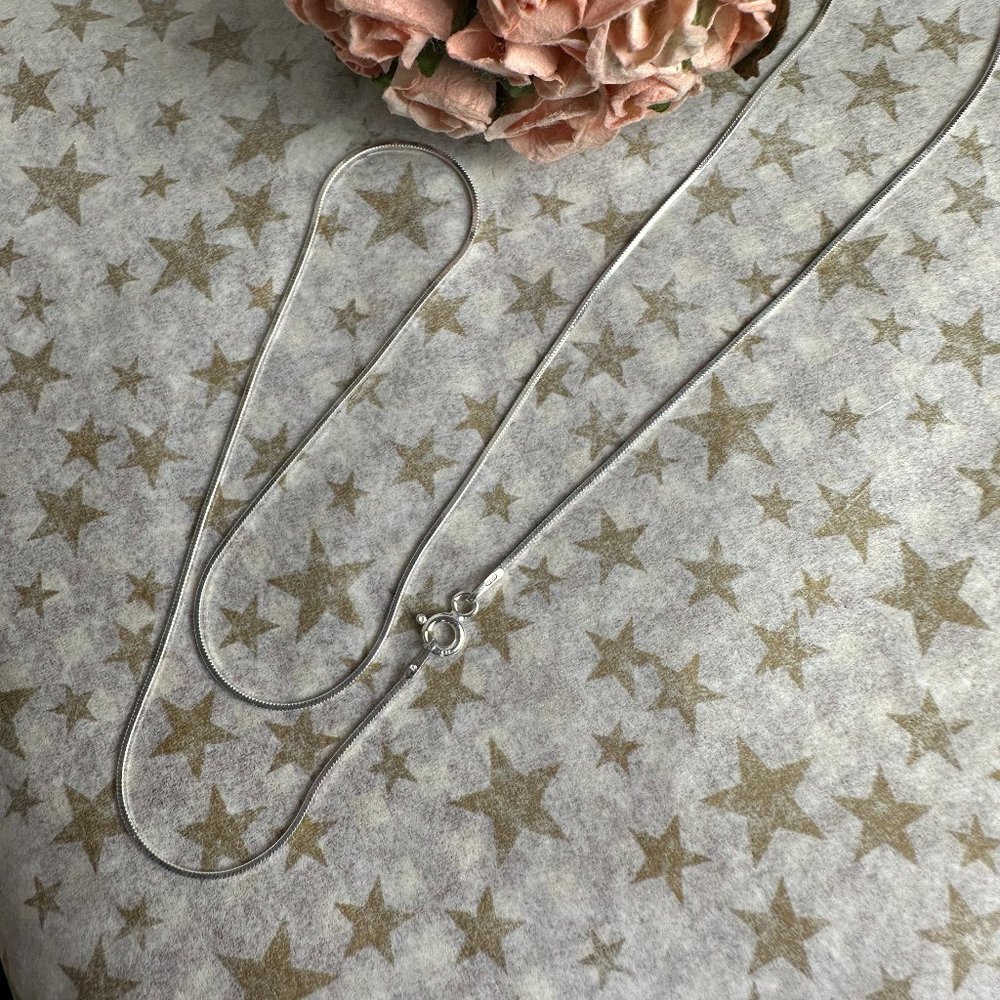 NEW 22" Real Silver (not plated) 1mm Square Snake Chain - Picture 2 of 4
